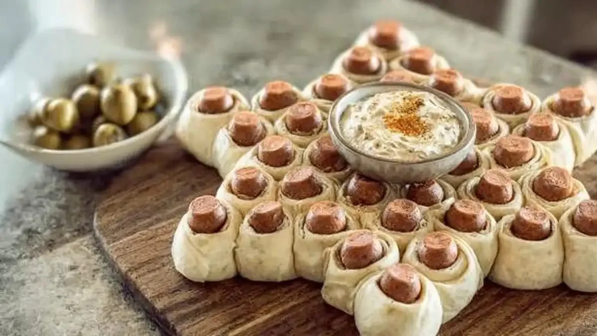 Feuilleté saucisse en étoile accompagné de camembert rôti au miel